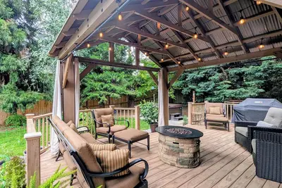 Image de Spacious Family Friendly 3-bedroom House with Ac, WiFi, Hot Tub, Play Structure