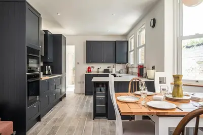 Image de Large Period House with Garden near Peckham London - Pass the Keys
