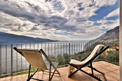 Image de Casa Azzurro Lago by Theater Home - with marvellous lake view
