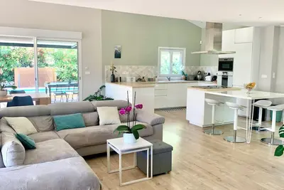 Image de Le Crès, villa avec piscine, au calme, idéalement situé, quartier résidentiel