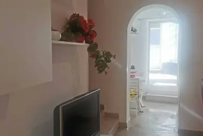 Image de The Sunflower, whole house 5 minutes from Museum, Cathedral, beach and movida
