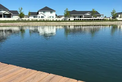 Image de Welcome to a home with a private back yard and resort style amenities.