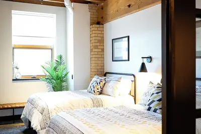 Image de Marine Iron | The Brix | Pool in Canal Park!