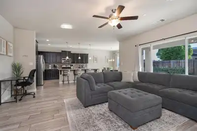 Image de Spacious 4-bedroom house in a phenomenal location