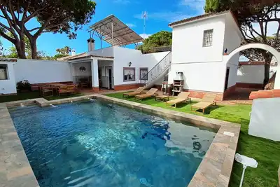 Image de Family Oasis only 200 metres from the lovely beach.