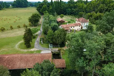 Image de Maison de vacances 'Moulin De L'île Feydeau' avec terrasse privée, jardin privé et Wi-Fi
