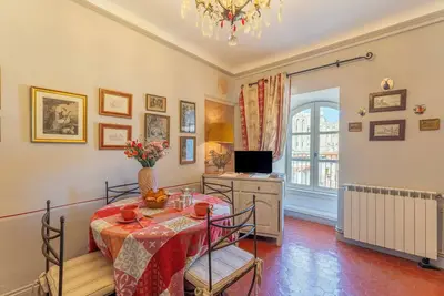 Image de Vue sur le Palais des Papes – Élégant appartement climatisé au cœur d’Avignon