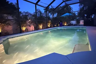 Image de SunCoast Garden Family Retreat-Beautiful Vacation Home with Heated Pool. \n\n\n