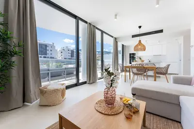 Image de Appartement 'Higueron West Pearl' avec vue sur la mer, Wi-Fi et climatisation