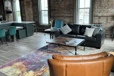 Image de Luxury Loft Riverfront Condo, prime Oshkosh location with spacious rooftop patio