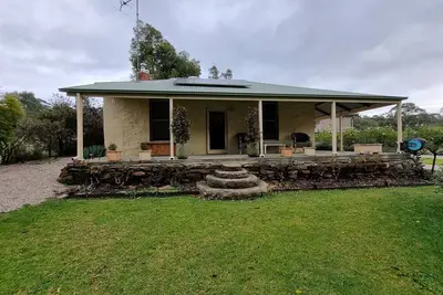 Image de Quaint stone cottage nestled in the hills between Meadows Goolwa and Strathalbyn