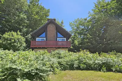 Image de Im056 By Loon Res\/Open plan home, Ac, \/Fp. pet-friendly, deck\/yard, quiet.