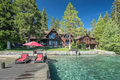 Image de Peaceful Waters by Hauserman Rentals