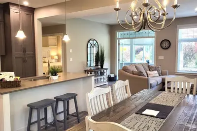 Image de #70 - Escape to Sandy Cove Cottage, a beautifully appointed getaway steps from the beach and pools