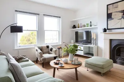 Image de Stylish 3 bed Apartment in Queens Park New Listing