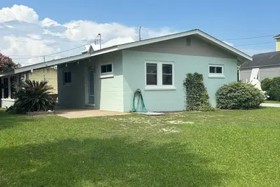 Image de Charming 2-bedroom cottage in Atlantic Beach, and only 2 blocks to the beach!