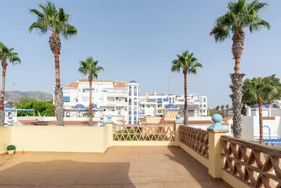Image de Magnifique Villa renovée à 100m à pied de la plage de Los Alamos!