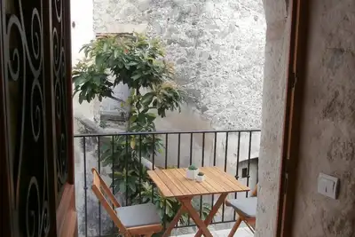 Image de Maison de village climatisée et rénovée située à Villeneuve Loubet avec cave