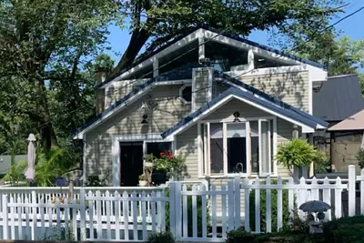 Image de The Blue Roof Cottage @ Cottages on Petite Lake