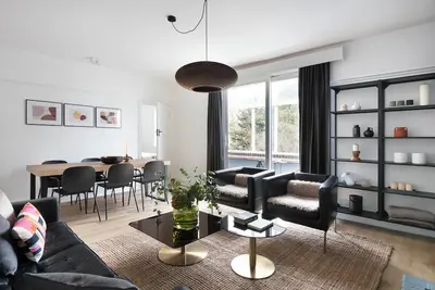 Image de Spacious Modern Family-sized Apartment with Terrace - New Listing\n