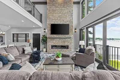 Image de Luxury Lakefront 4br w/ Beach