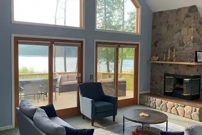 Image de Spacious Interlochen lakefront house with private dock and 5 bedrooms