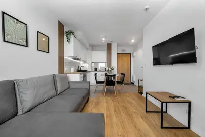 Image de 7th Floor Warsaw Włochy Apt - Balcony, Workspace - by Rentujemy