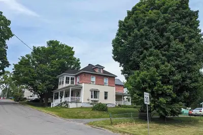 Image de Fully equipped apartment with 2 bedrooms in our century-old residence.