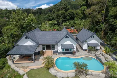 Image de Villa Olympus 4 bedrooms Sea view Kata beach with pool and tropical garden
