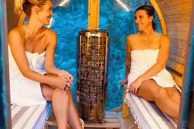 Image de The Glen - Luxury Retreat on 7 acres! 2 Cabins, Spa, Sauna in God's creation.