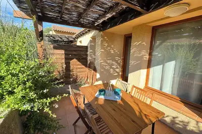 Image de Maisonnette dans résidence avec piscine