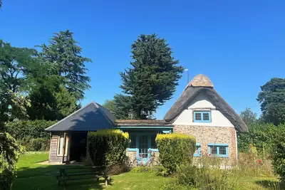Image de 450 year old thatch cottage. Near Oxford, Reading and Henley. Listed building.