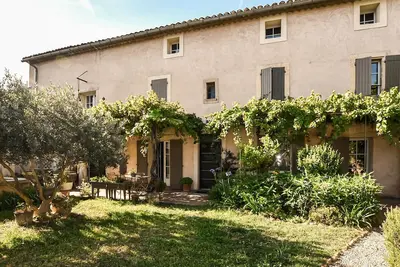 Cozy apartment in Morières-lès-Avignon