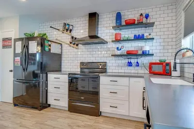 Image de Shortstop @ Sloan w/Pool, Dog Friendly, Sloan Park