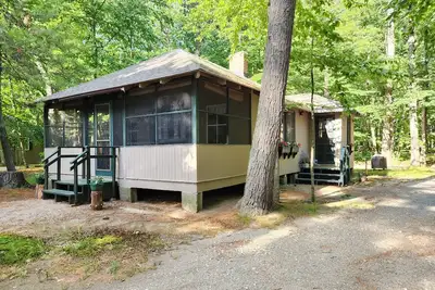 Image de Cozy 2-bedroom Lakeside Cottage in Stow with WiFi