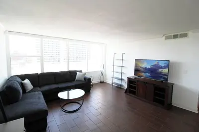 Image de Downtown Tulsa 2 Bed Highrise Apartment, Covered Parking, Gym, Convenience Store