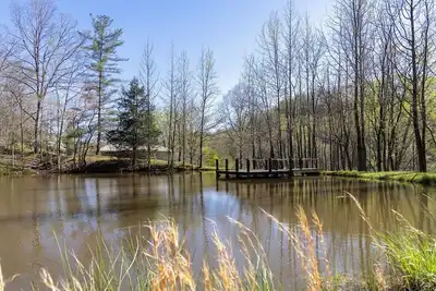 Image de Rustic Getaway on Knob Creek