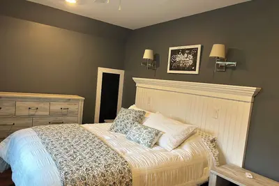 Cozy furnished 1-bdrm apartment with WiFi, Ac in Broadalbin near Sacandaga Lake