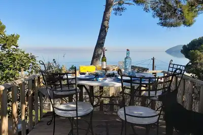 Image de Villa atypique en bord de plage et de la foret a la décoration bord de mer