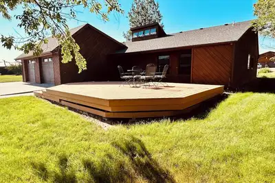 Family Home with Mountain Views