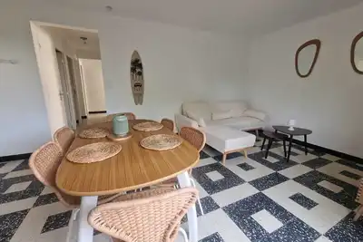 Grande Villa avec jardin à 10 secondes de la mer Votre havre de paix balnéaire!