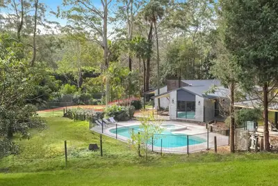 Image de Acreage Estate | Mini Horses| Tennis Court | Outdoor Spa