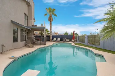 Image de Pool+Lots of Room+Great Location