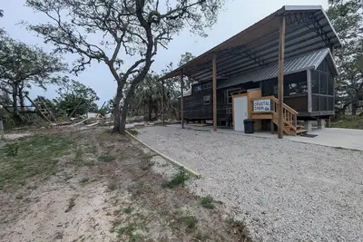 Image de The coastal cabin ready for your family, friends, and your furry family member