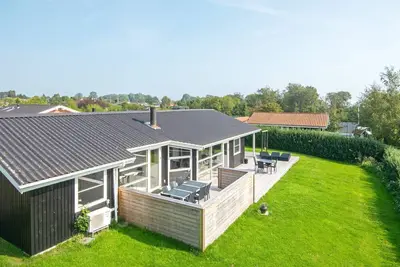 Image de Maison de vacances pour 10 a Juelsminde-By Traum