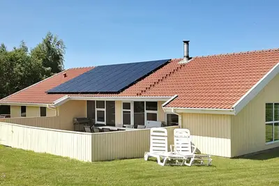 Image de Luxe avec piscine près de la mer -- By Traum Ferienwohnungen