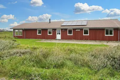 Image de Maison de vacances pour 10 a Harboøre-By Traum