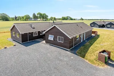 Image de Maison de vacances pour 18 a Bogense