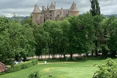 Image de Face golfe et château de Montal