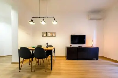 Image de Chic Modern 2-Bedroom near Metro